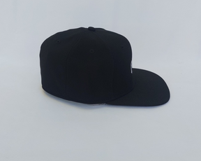 Boné Flex Fit preto aba reta bordado Fast rock